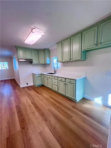 1026 W Pine, Santa Ana, CA 92703