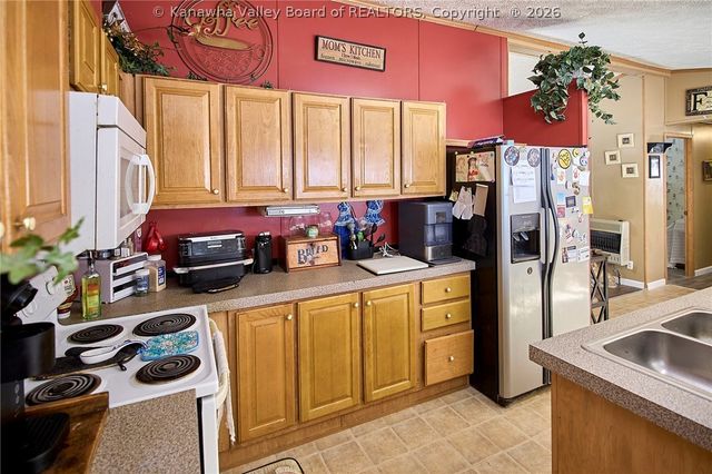 571 Robinson Hollow Road, Elkview, WV 25071