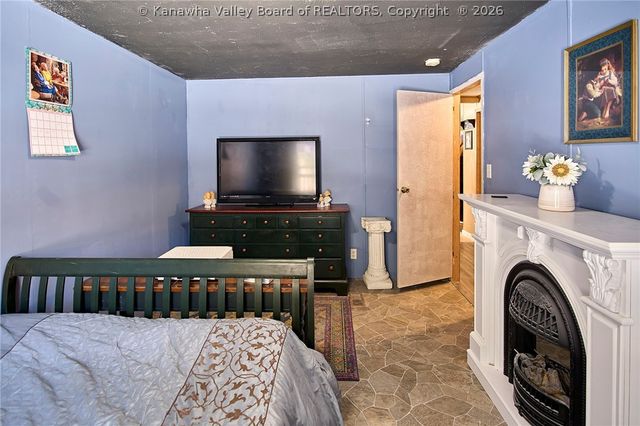 571 Robinson Hollow Road, Elkview, WV 25071