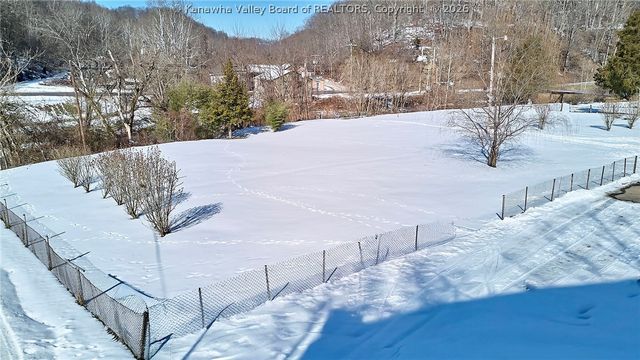 571 Robinson Hollow Road, Elkview, WV 25071