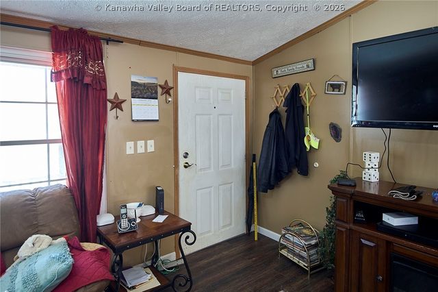 571 Robinson Hollow Road, Elkview, WV 25071