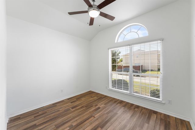 556 Caravan Drive, Fort Worth, TX 76131