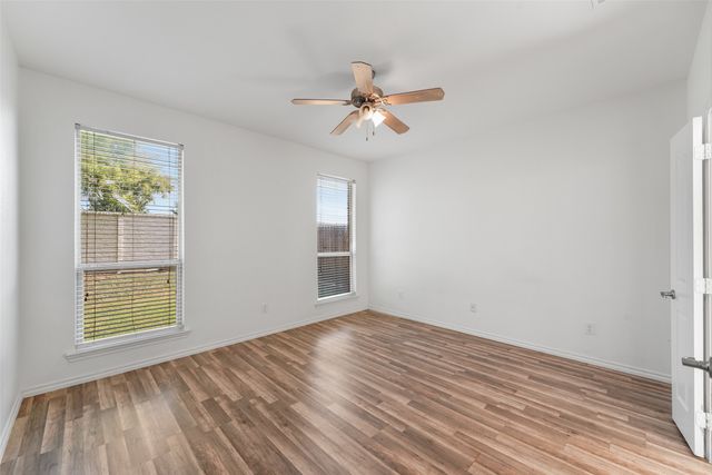 556 Caravan Drive, Fort Worth, TX 76131