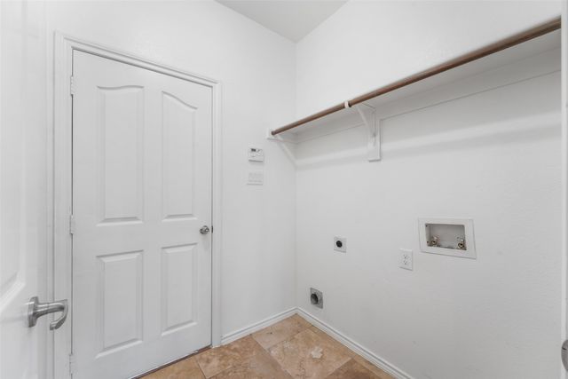 556 Caravan Drive, Fort Worth, TX 76131