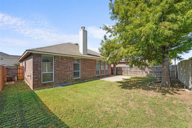 556 Caravan Drive, Fort Worth, TX 76131