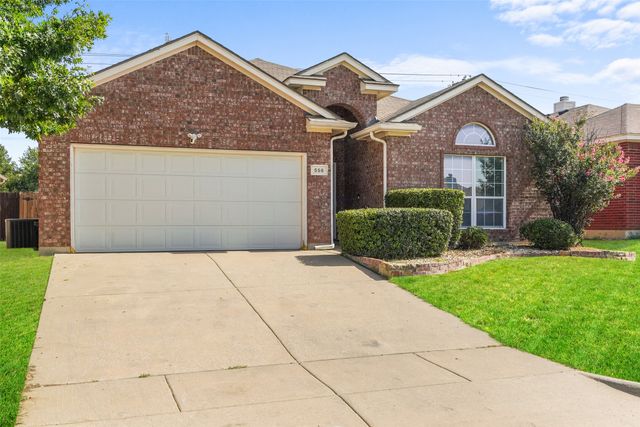 556 Caravan Drive, Fort Worth, TX 76131