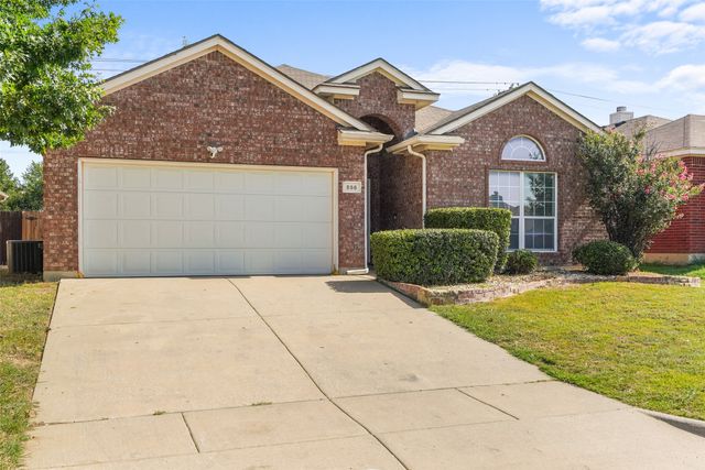556 Caravan Drive, Fort Worth, TX 76131
