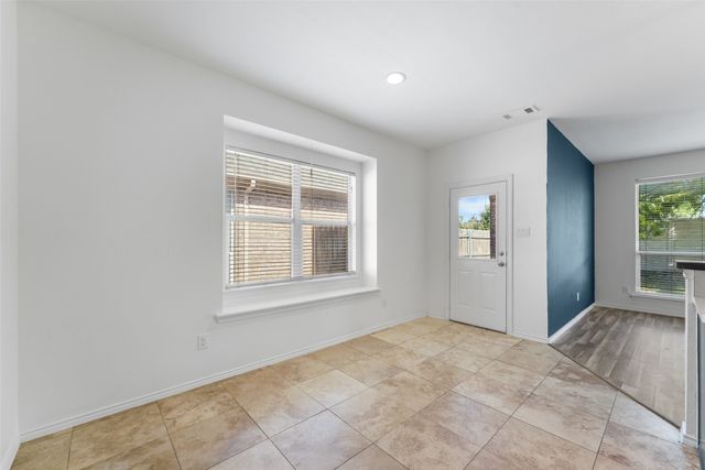 556 Caravan Drive, Fort Worth, TX 76131