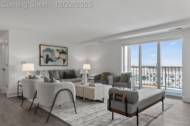 411 S Old Woodward Avenue 924, Birmingham, MI 48009