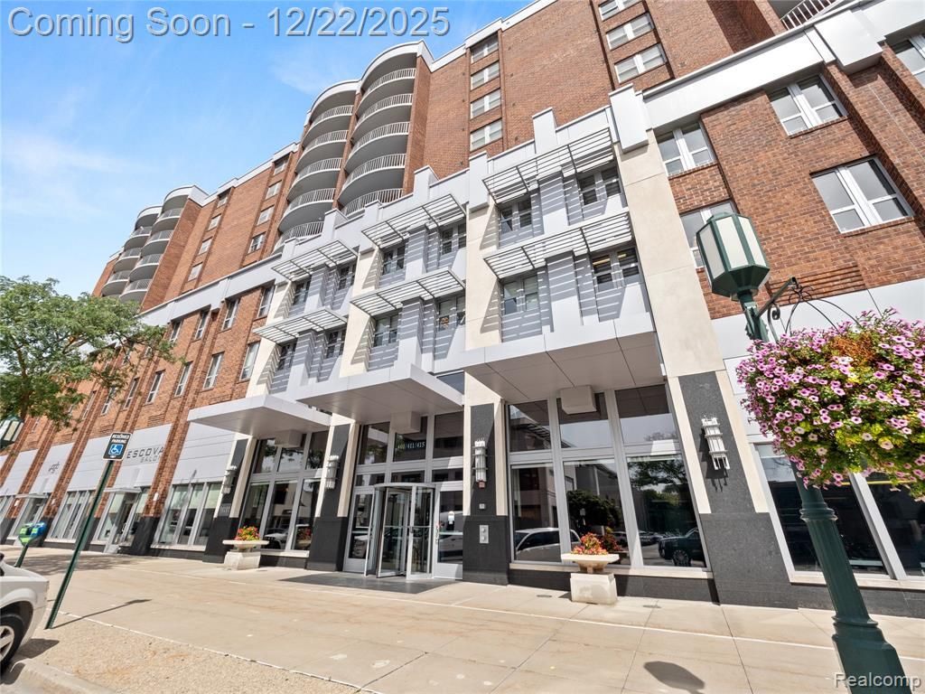 411 S Old Woodward Avenue 924, Birmingham, MI 48009