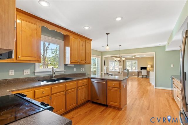 4515 Foxwood Rd, Chester, VA 23831