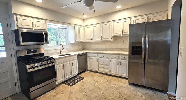 23 Princeton Drive, Dix Hills, NY 11746