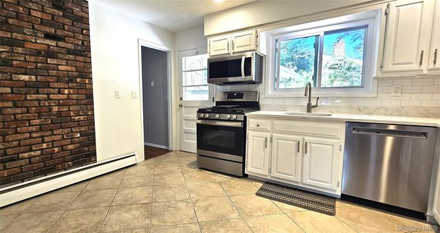23 Princeton Drive, Dix Hills, NY 11746