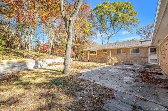 23 Princeton Drive, Dix Hills, NY 11746