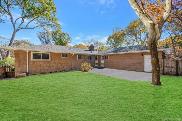 23 Princeton Drive, Dix Hills, NY 11746