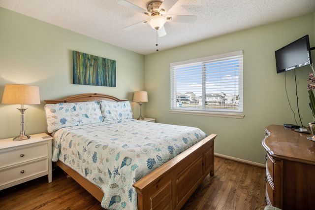 16507 Captain Kidd Road, Jamaica Beach, TX 77554