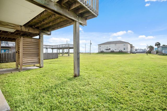 16507 Captain Kidd Road, Jamaica Beach, TX 77554