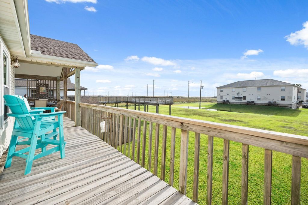 16507 Captain Kidd Road, Jamaica Beach, TX 77554