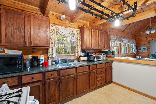 11613 Canterbury Trail, Orangeville Twp, MI 49080