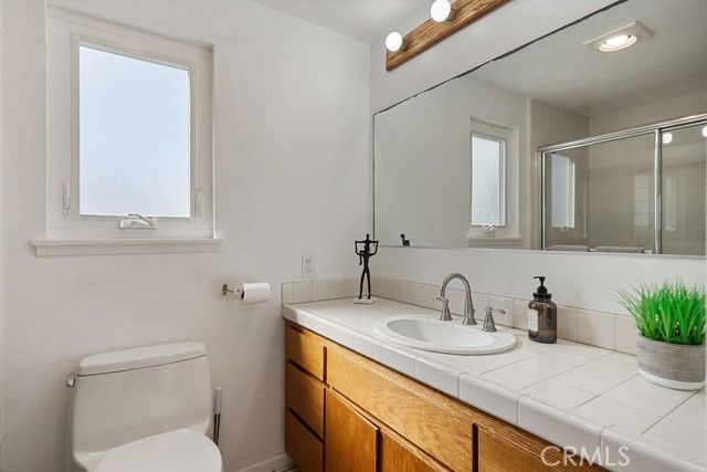 2284 Redlands Drive, Newport Beach, CA 92660