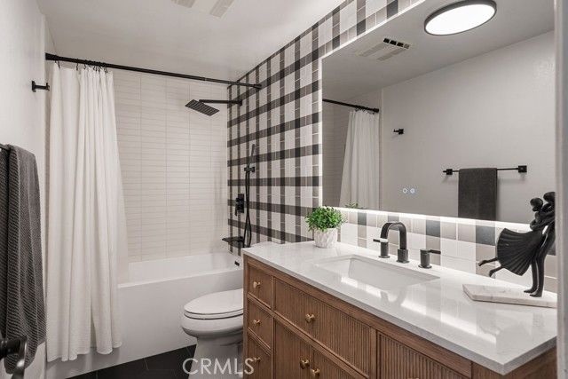 2284 Redlands Drive, Newport Beach, CA 92660