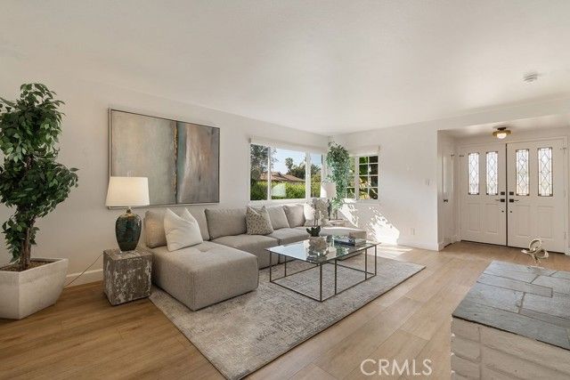 2284 Redlands Drive, Newport Beach, CA 92660