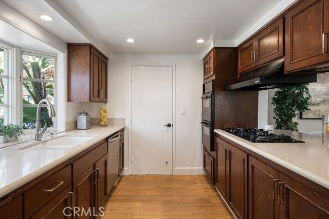 2284 Redlands Drive, Newport Beach, CA 92660