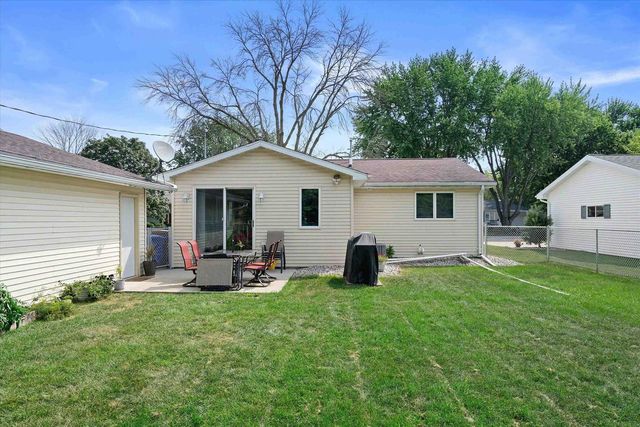 1008 MEADOWVIEW DRIVE, Menasha, WI 54952