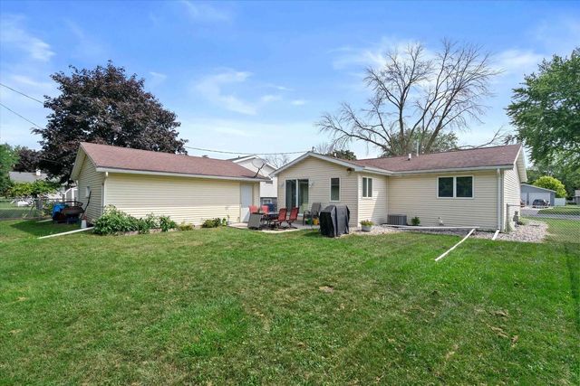 1008 MEADOWVIEW DRIVE, Menasha, WI 54952