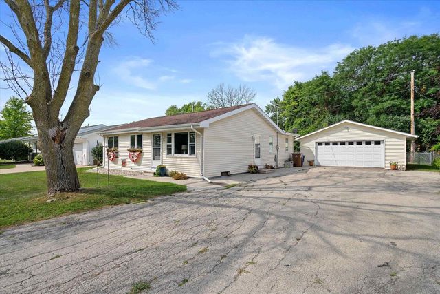 1008 MEADOWVIEW DRIVE, Menasha, WI 54952