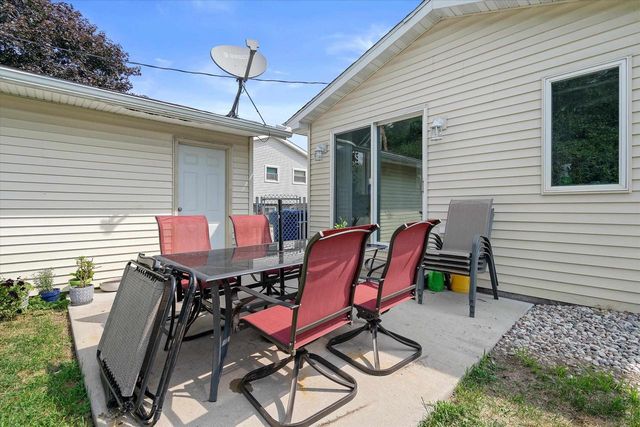 1008 MEADOWVIEW DRIVE, Menasha, WI 54952