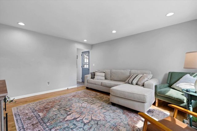 1008 MEADOWVIEW DRIVE, Menasha, WI 54952