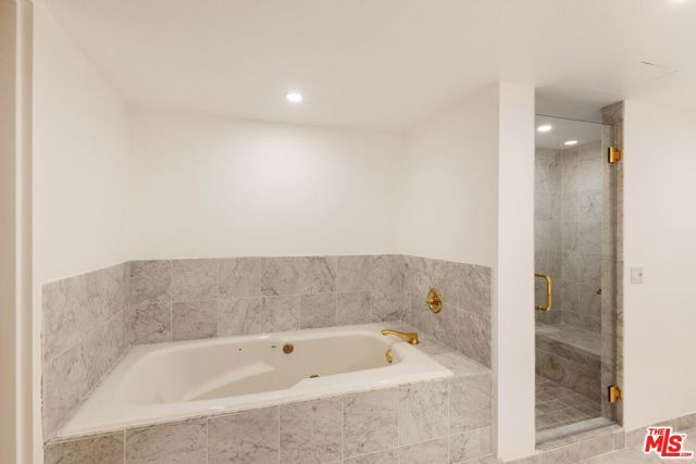 10520 Wilshire Boulevard 206, Los Angeles, CA 90024