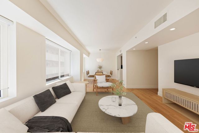 10520 Wilshire Boulevard 206, Los Angeles, CA 90024