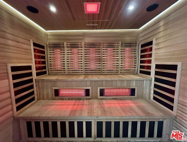 10520 Wilshire Boulevard 206, Los Angeles, CA 90024