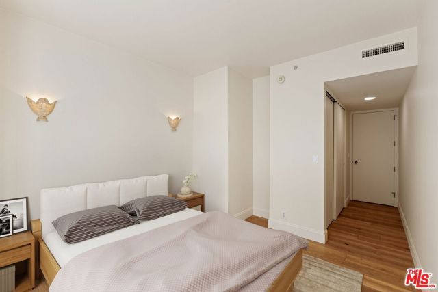 10520 Wilshire Boulevard 206, Los Angeles, CA 90024