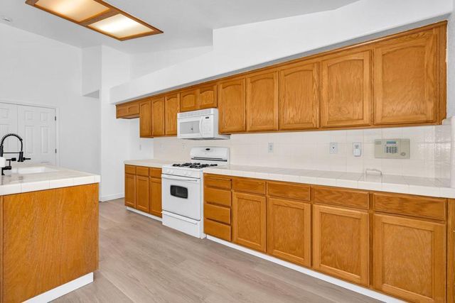 644 Winemaker Street, Los Banos, CA 93635