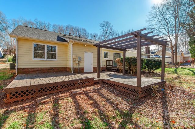 7225 McTeal Place, Charlotte, NC 28262