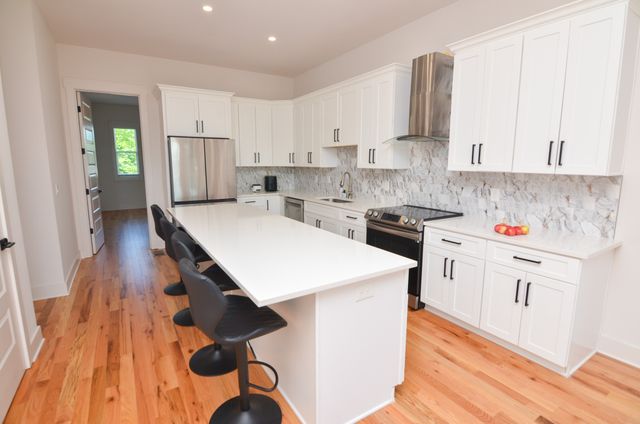 411 McAdoo Ave, Nashville, TN 37205