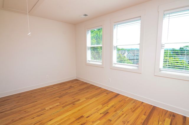 411 McAdoo Ave, Nashville, TN 37205