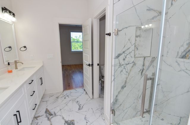 411 McAdoo Ave, Nashville, TN 37205