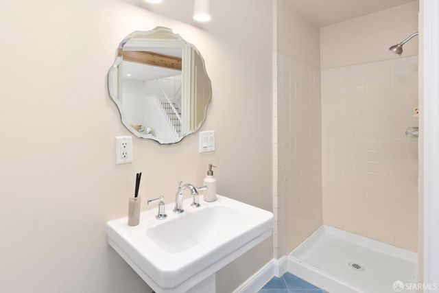 471 Valley Street, San Francisco, CA 94131