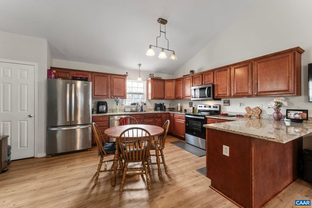 900 GEOFFERY ST, Staunton, VA 24401