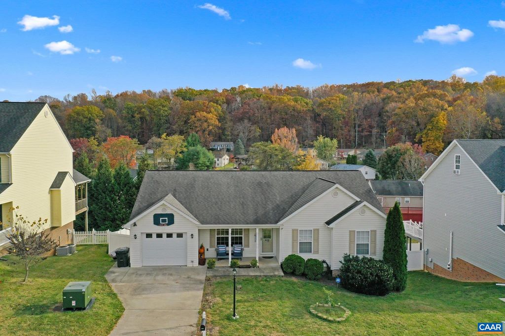 900 GEOFFERY ST, Staunton, VA 24401