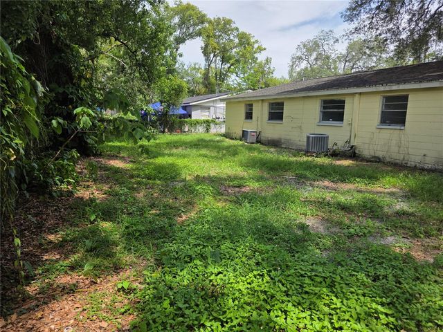1212 E CHILKOOT AVENUE, Tampa, FL 33612