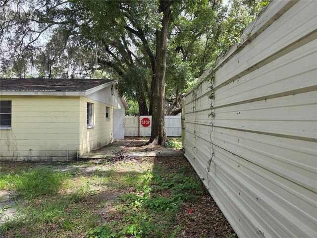 1212 E CHILKOOT AVENUE, Tampa, FL 33612