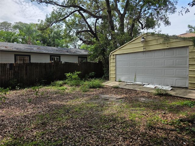 1212 E CHILKOOT AVENUE, Tampa, FL 33612