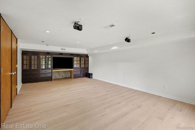 2888 Colonial Way, Bloomfield Hills, MI 48304