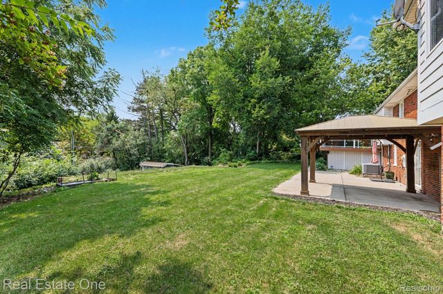 2888 Colonial Way, Bloomfield Hills, MI 48304