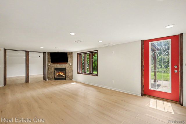 2888 Colonial Way, Bloomfield Hills, MI 48304
